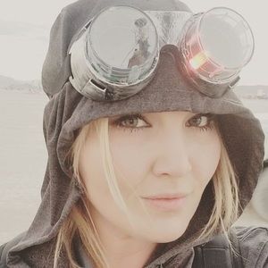 Meet your Posher, Christiana